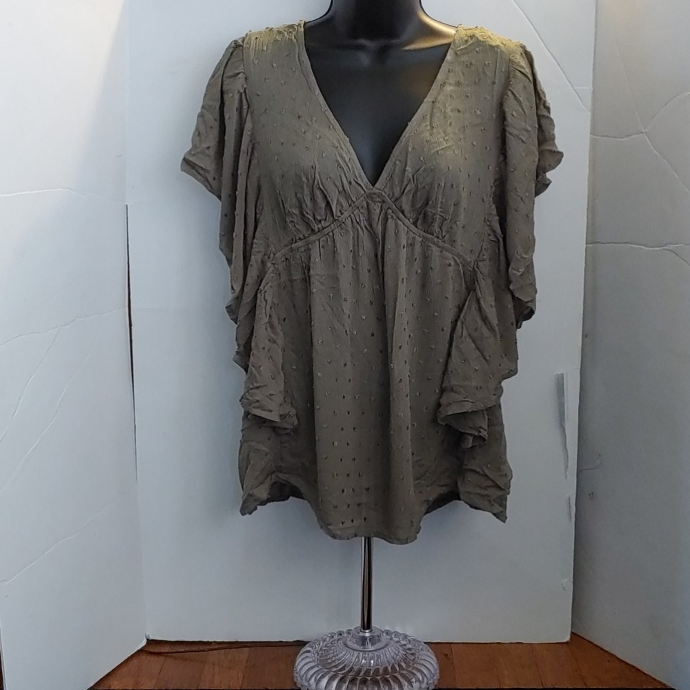 NWT Kori Green Short Sleeve Shirt